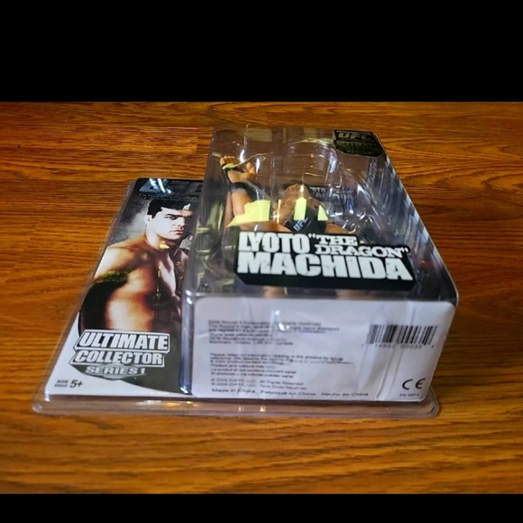 Lyoto "The Dragon" Machida UFC Figure Series 1 Ultimate Fighter Figure - Picture 4 of 7